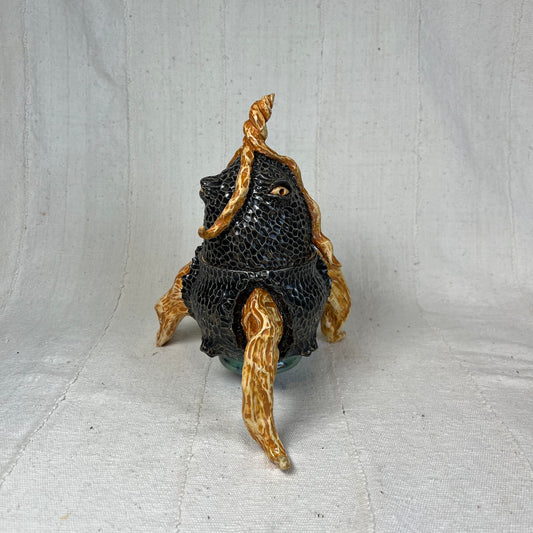 Benjamin Avey - Tripod Ceramic Creature