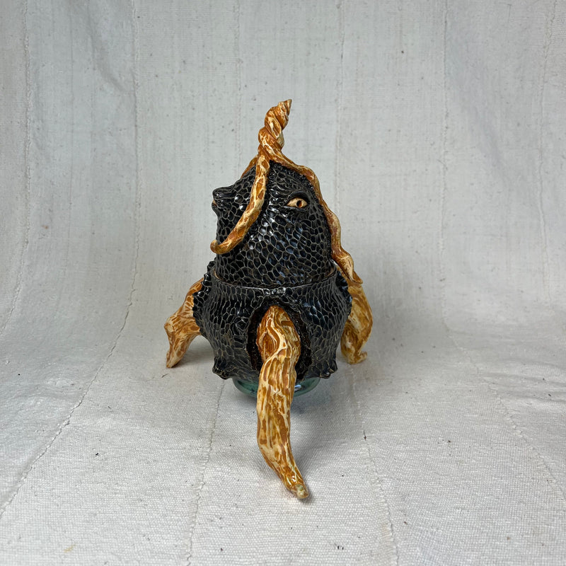 Benjamin Avey - Tripod Ceramic Creature
