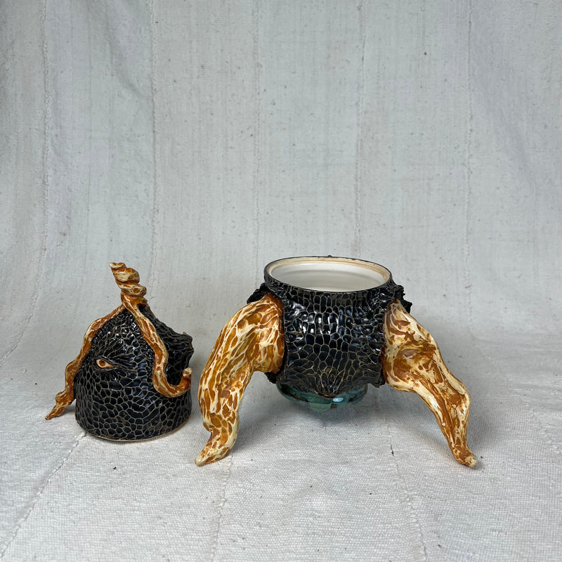 Benjamin Avey - Tripod Ceramic Creature